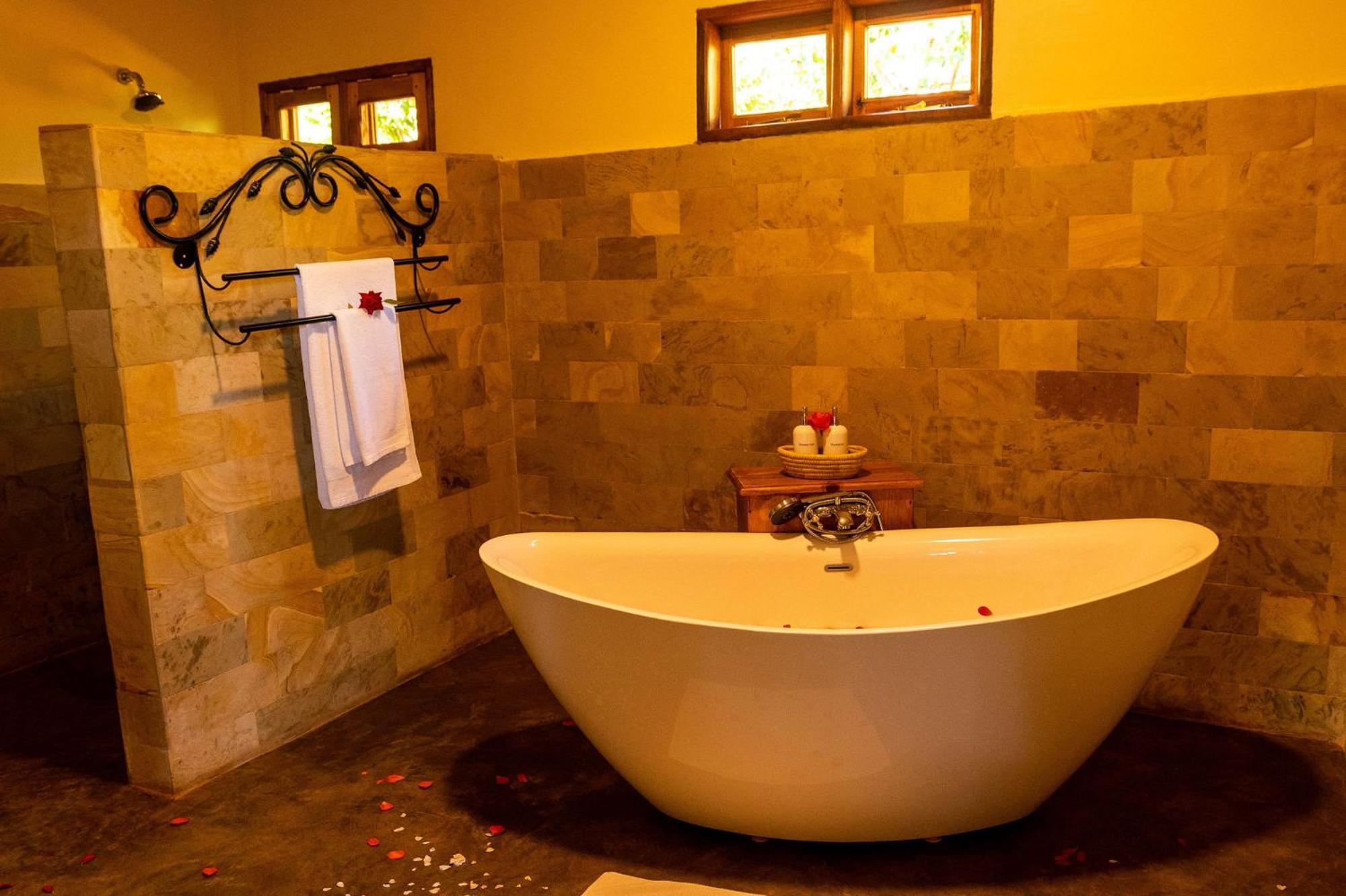 Ngorongoro Marera Mountain View Lodge คาราทู ภายนอก รูปภาพ
